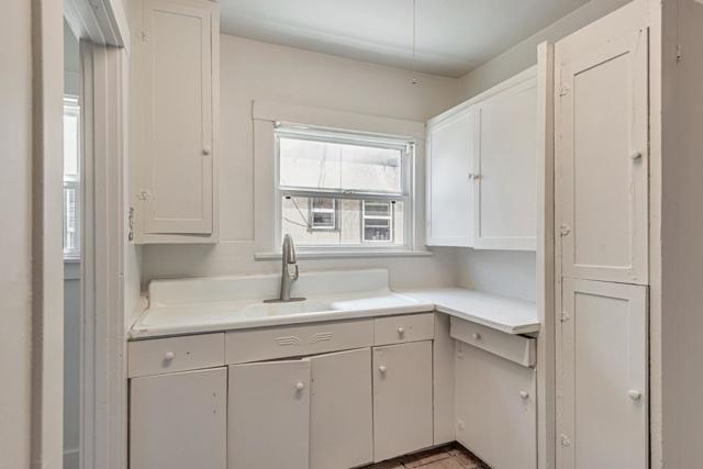 141 Clinton Street, Redwood City CA: https://media.crmls.org/mediaz/10614cd1-feb7-4a35-92ff-eddb246c0338.jpg