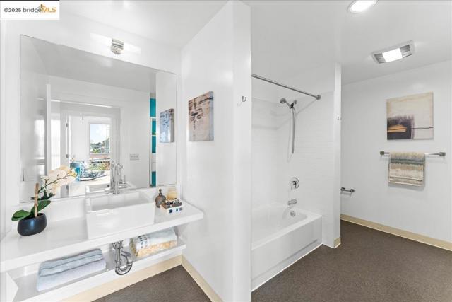 1201 Pine St, Oakland CA: https://media.crmls.org/mediaz/10616e73-6e65-4894-a5f4-35315e4ace55.jpg