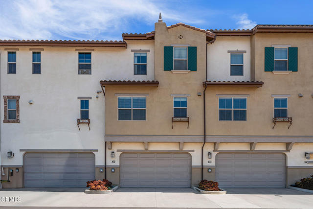 167 Westpark Court, Camarillo CA: https://media.crmls.org/mediaz/106204b2-66b5-4b27-8b63-2efc4365f554.jpg