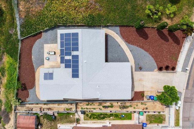 5083 Barry St, Oceanside CA: https://media.crmls.org/mediaz/106230e3-5617-49de-a7e0-4261fdf04fbf.jpg