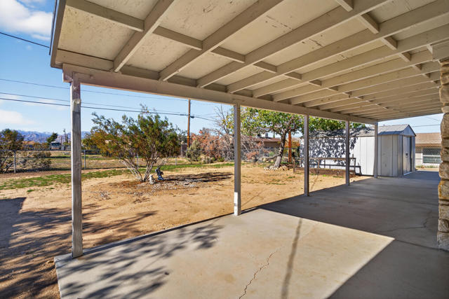 7504 Balsa Avenue, Yucca Valley CA: https://media.crmls.org/mediaz/10626dcf-f312-4739-95f0-f3eb3f6b6521.jpg