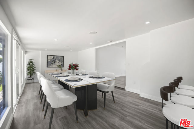 23046 Leonora Drive, Woodland Hills CA: https://media.crmls.org/mediaz/1062758e-0825-43ec-8c44-2e89e2682f3f.jpg