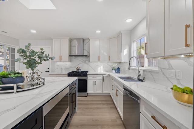 4349 La Cosa Ave, Fremont CA: https://media.crmls.org/mediaz/10628d36-e586-4ef1-8b46-f2322d190ffa.jpg