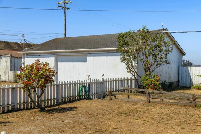 14550 Valley Ford Estero, Valley Ford CA: https://media.crmls.org/mediaz/1062952e-c7a7-4e93-81fd-4513c7b808a4.jpg