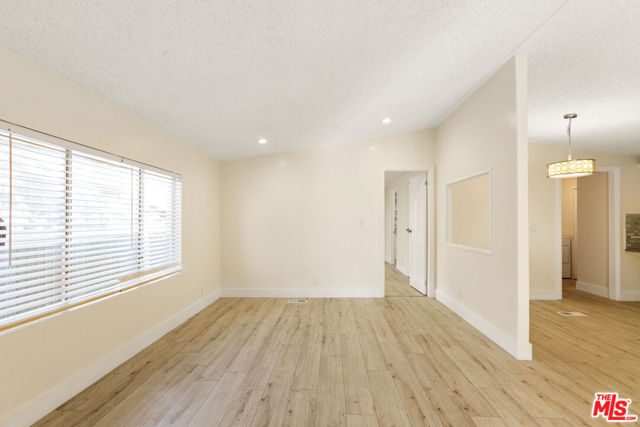 8250 Lankershim Boulevard, 198 photo 2