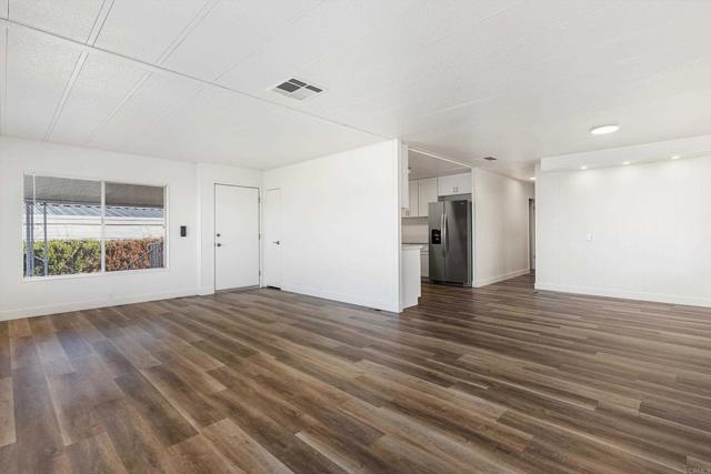 Detail Gallery Image 9 of 39 For 2130 Sunset Dr #55,  Vista,  CA 92081 - 2 Beds | 2 Baths