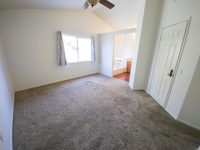 1715 Las Palmas Lane, Escondido CA: https://media.crmls.org/mediaz/10637479-a8b5-4b68-94a0-f73b310c2564.jpg