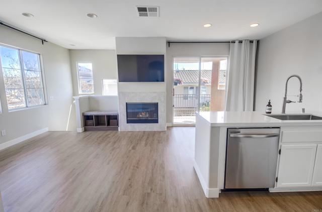 Detail Gallery Image 1 of 1 For 10725 Wexford St #1,  San Diego,  CA 92131 - 2 Beds | 2 Baths