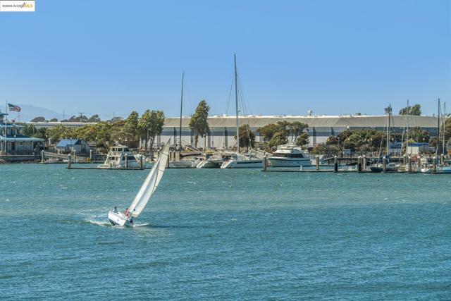3 Harbor View Dr, Richmond CA: https://media.crmls.org/mediaz/1063b3a7-a2e9-4bb1-a2f7-fb1b5acfc49e.jpg