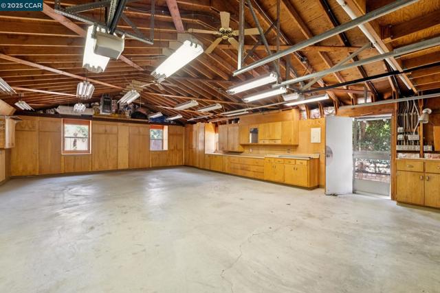 12 La Sonoma Ct, Alamo CA: https://media.crmls.org/mediaz/10644037-6d29-4b6d-a35a-a3fd4b4498e9.jpg