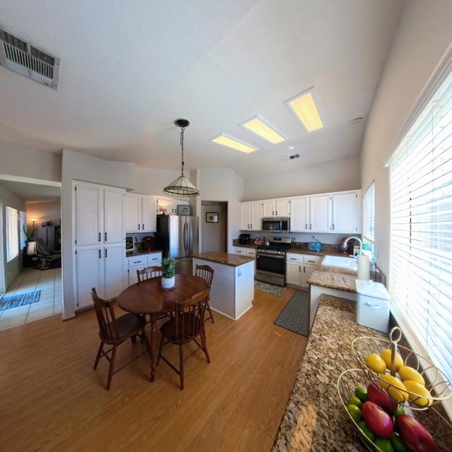 37879 Hollister Drive, Palm Desert, CA 92211