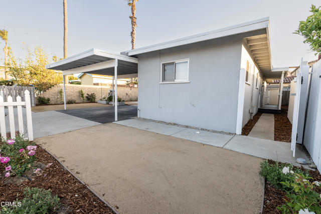 2256 Pierpont Boulevard, Ventura CA: https://media.crmls.org/mediaz/1065953b-da06-4aa8-b100-49814e321a4c.jpg