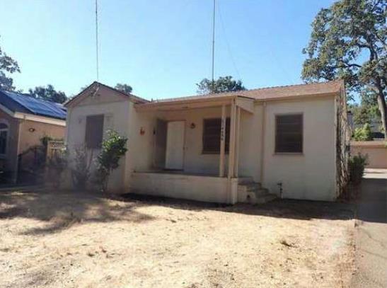 14486 Oak Place, Saratoga CA: https://media.crmls.org/mediaz/10660058-6edd-434f-8381-e54af2d70151.jpg