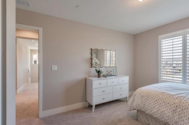 1153 Coyote Peak Way, Hollister CA: https://media.crmls.org/mediaz/10663218-461b-4dd5-805d-d8f6988f614f.jpg