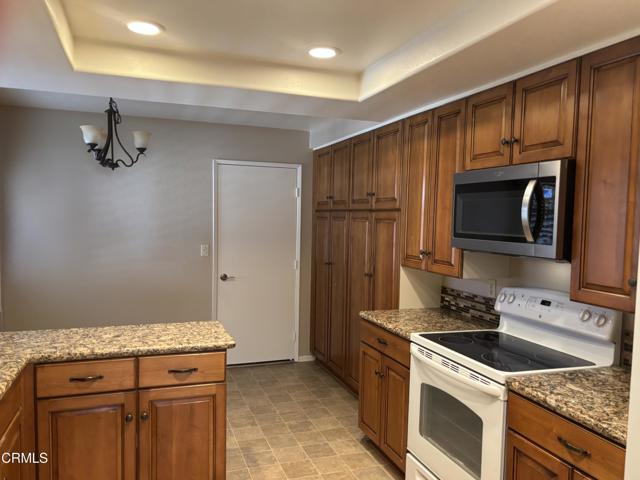 Detail Gallery Image 2 of 38 For 31322 Village 31, Camarillo,  CA 93012 - 2 Beds | 2 Baths