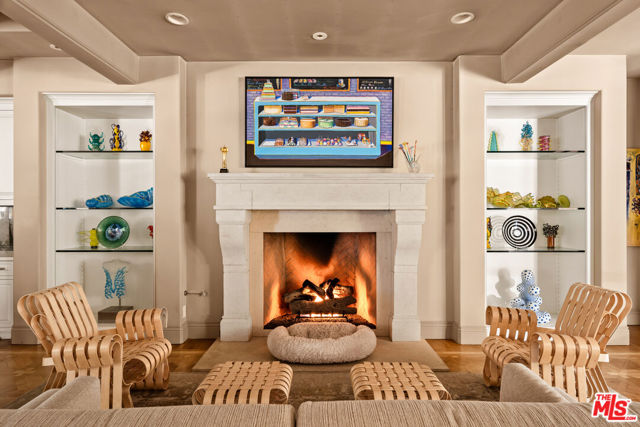 4009 Valley Meadow Road, Encino CA: https://media.crmls.org/mediaz/1067ad40-f85a-4371-8809-30c0c7c50a21.jpg