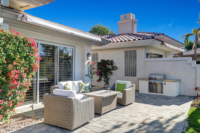 241 Arrowhead Drive, Palm Desert, CA 92211