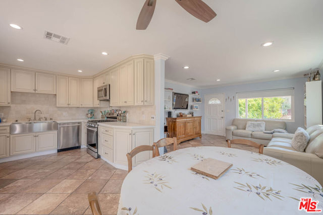 6245 BELLAIRE Avenue photo 4