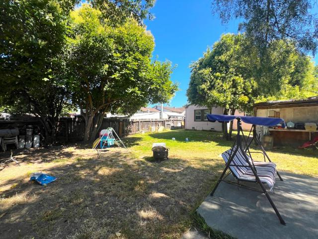 75 S Cragmont Avenue, San Jose CA: https://media.crmls.org/mediaz/1068dc57-0cc8-4cbd-aca2-2719e7322c13.jpg