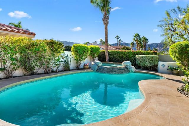 78999 Breckenridge Drive, La Quinta CA: https://media.crmls.org/mediaz/10691bb3-2245-4112-b9f7-cdc73059f5dd.jpg