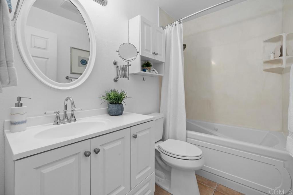 2850 Reynard Way - photo 13