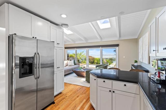 777 Bayview Way, Redwood City CA: https://media.crmls.org/mediaz/1069e894-a77c-477d-aefd-a9477c132771.jpg