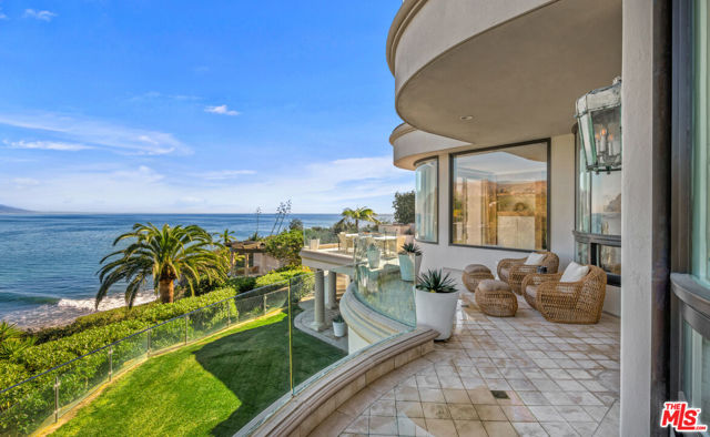 28808 Cliffside Drive, Malibu CA: https://media.crmls.org/mediaz/106ac579-ce2b-4b6e-b575-b6328e00fa8d.jpg