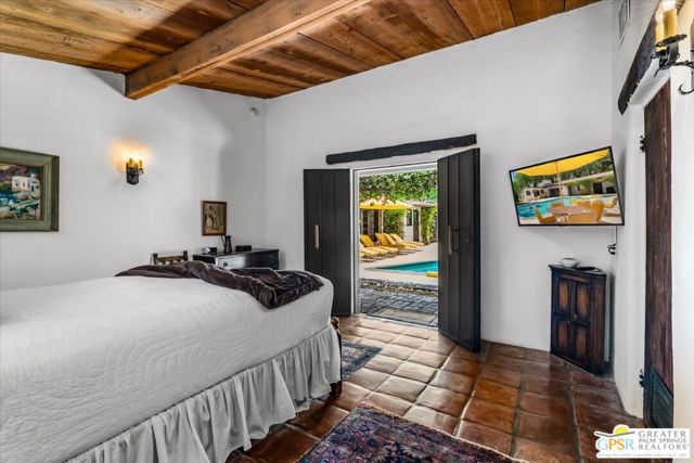 1011 E El Alameda, Palm Springs CA: https://media.crmls.org/mediaz/106b6b0d-10db-47d3-b9d8-8a7e2bd6a8a7.jpg