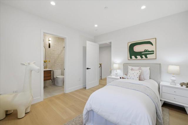 852 La Para Avenue, Palo Alto CA: https://media.crmls.org/mediaz/106cce84-0f9a-4ef1-81bf-52b4277fa90d.jpg