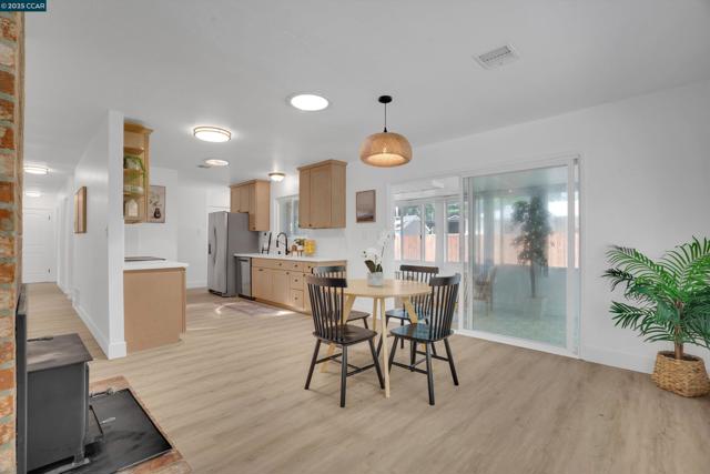 Image 14 of 34 For 4085 Sutro Dr