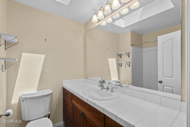 4411 Regents Court, Westlake Village CA: https://media.crmls.org/mediaz/106e6702-15ba-4876-b8b5-ced3edcb954f.jpg
