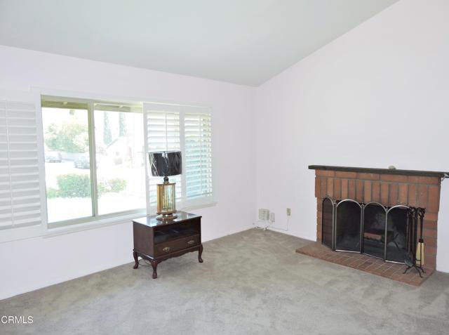 2209 Aspenpark Court, Thousand Oaks CA: https://media.crmls.org/mediaz/106ef390-4768-4355-b5b0-62a13fb65736.jpg
