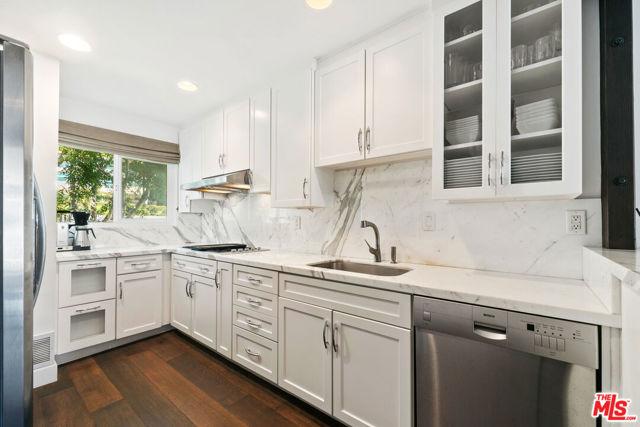 22626 Pacific Coast Highway, Malibu CA: https://media.crmls.org/mediaz/106f950b-30cc-46e0-ae10-c360ebf85d0e.jpg