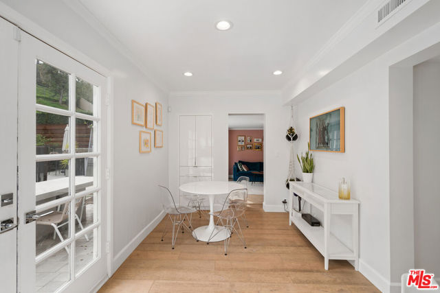 3156 Dona Emilia Drive, Studio City CA: https://media.crmls.org/mediaz/106fa927-d516-497e-afb8-9ff7053cbe0a.jpg