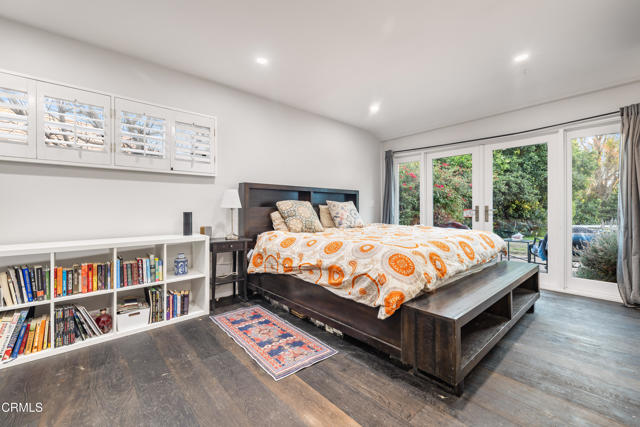 17350 Osborne Street, Sherwood Forest CA: https://media.crmls.org/mediaz/106fa9a1-e2e5-404a-ac49-0304ca94ec2a.jpg