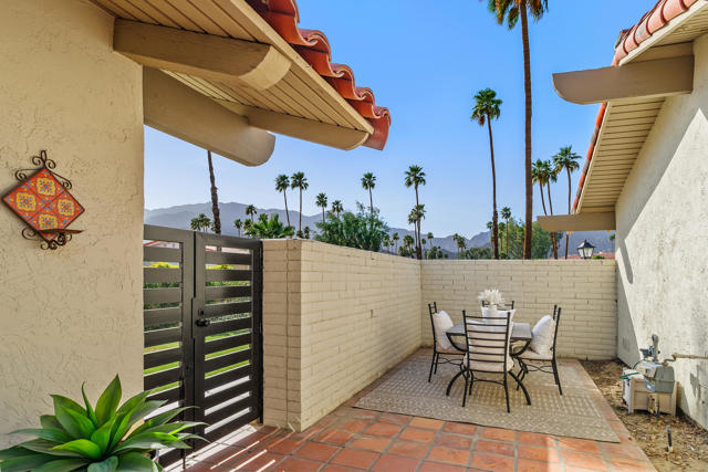 49835 Adelito Drive, La Quinta CA: https://media.crmls.org/mediaz/1070cffd-b993-4787-a17d-d1cc19f66cee.jpg