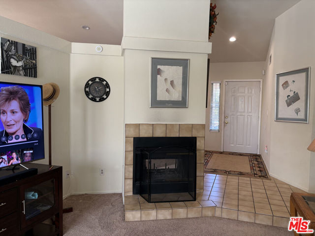 3202 Angeleno Place, Palmdale CA: https://media.crmls.org/mediaz/1071590e-d4e9-4557-954c-e9127e7db9c5.jpg