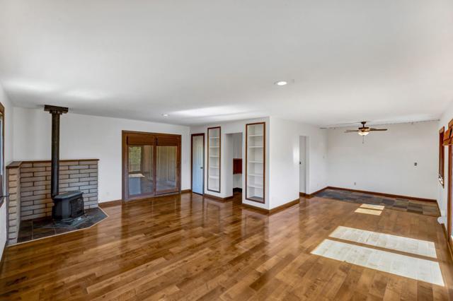 274 Corral De Tierra Road,  CA: https://media.crmls.org/mediaz/1071dd47-84e7-4e3d-9ed7-f47dc81882b9.jpg