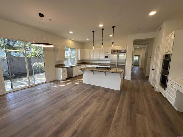 Detail Gallery Image 3 of 53 For 845 Stratford, Encinitas,  CA 92024 - 6 Beds | 4/1 Baths