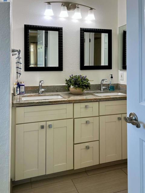 3287 Shadow Park Pl, San Jose CA: https://media.crmls.org/mediaz/1071ea08-a14f-47b6-8316-3c1ad58ca195.jpg