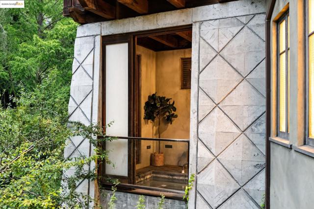 105 Vicente, Berkeley CA: https://media.crmls.org/mediaz/1072848d-e186-4682-9c34-9b7d7d765665.jpg