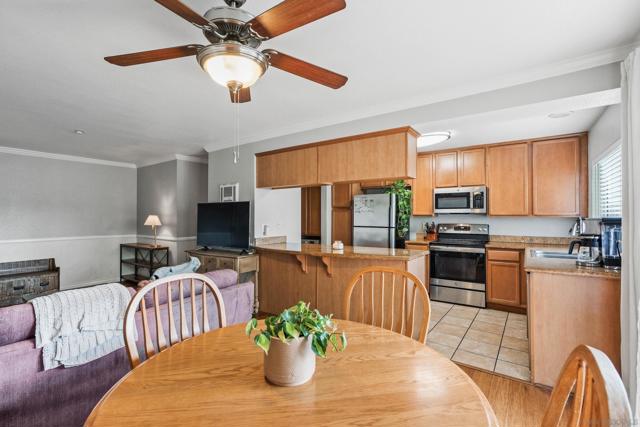615 Fredricks ave, Oceanside CA: https://media.crmls.org/mediaz/1072899a-df2b-4ed3-a2c9-73cef0aa1321.jpg