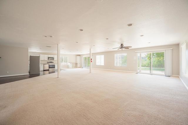 11112 Calgary Way, Valley Center CA: https://media.crmls.org/mediaz/1072e93d-5871-4e71-9a22-9d4bd40f2f97.jpg