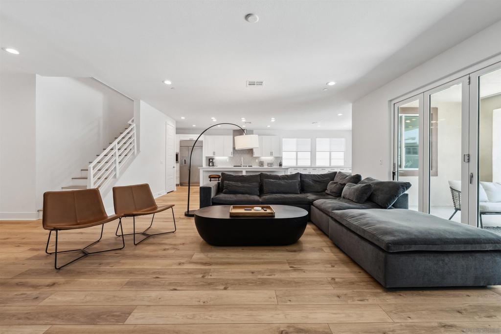 MLS #250035606SD img 14