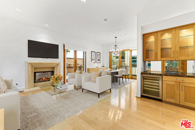 2323 S Beverly Glen Boulevard, Los Angeles CA: https://media.crmls.org/mediaz/107318f4-3dae-4eb3-ab3a-960e5943add3.jpg