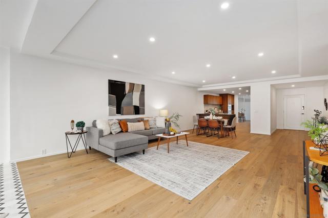1001 Genter St, La Jolla CA: https://media.crmls.org/mediaz/10737b1b-ab1a-4135-bedd-33179942f5cc.jpg
