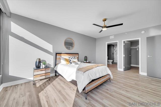645 Front St, San Diego CA: https://media.crmls.org/mediaz/107387e2-ea9a-4afa-9920-f5cfb115ca48.jpg