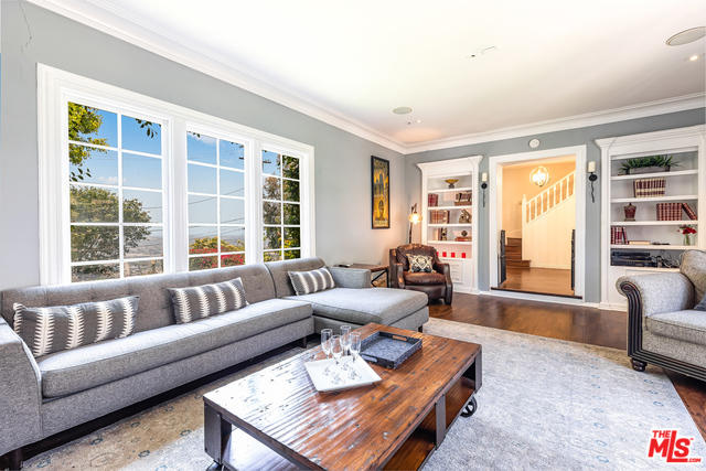 8545 FRANKLIN Avenue, Los Angeles CA: https://media.crmls.org/mediaz/1073e6ba-39d7-4270-8d47-721f9a56293d.jpg