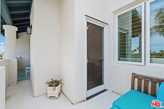 6435 Zumirez Drive, Malibu CA: https://media.crmls.org/mediaz/10742f2d-58a1-464e-ba76-32b996efc1e1.jpg