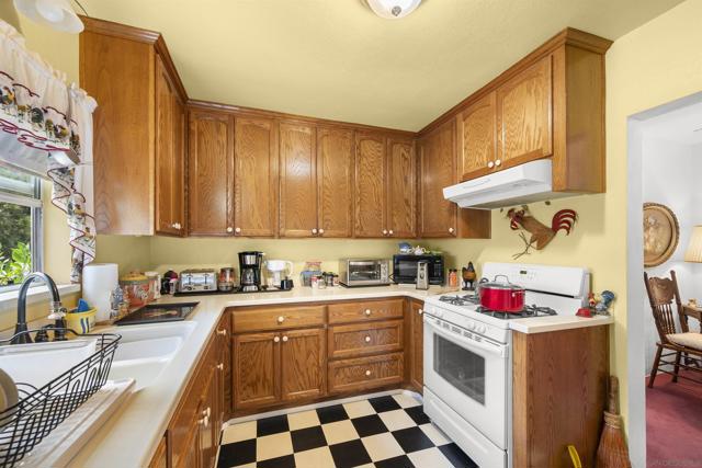 10705 Louisa Dr., La Mesa CA: https://media.crmls.org/mediaz/10745a35-18b8-438d-b9da-c35d9357c043.jpg